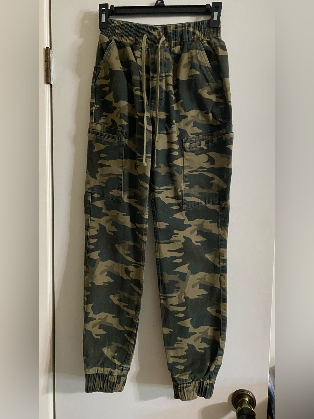 Hollister Camo Pants in Olive & Black